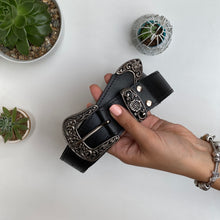 Cargar imagen en el visor de la galería, Cinturón Negro Liso Fresia