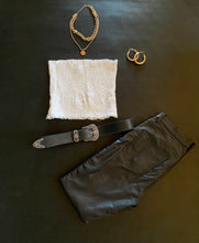 Cargar imagen en el visor de la galería, Cinturón Negro Liso Fresia